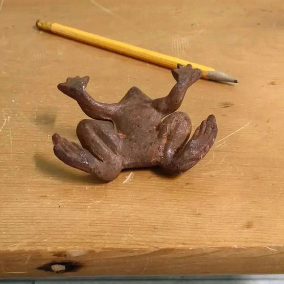 Cast Iron  Frog - Picture 5 of 5